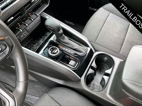 Used 2024 Chevrolet Colorado Trail Boss w/ LPO, Dark Essentials Package image 18