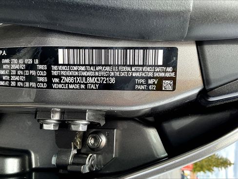 Used 2021 Maserati Levante GranLusso AWD/4WD image 11