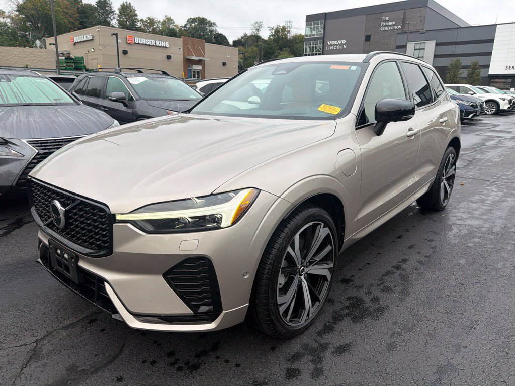 Certified 2024 Volvo XC60 T8 Ultimate w/ Climate Package AWD/4WD image 1