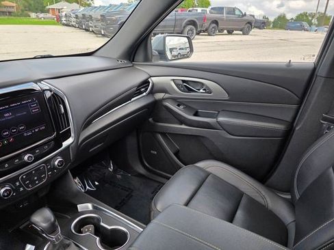 Used 2023 Chevrolet Traverse LT w/ LT Premium Package AWD/4WD image 40