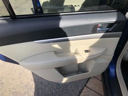 Used 2010 Subaru Outback 2.5i Premium image 22