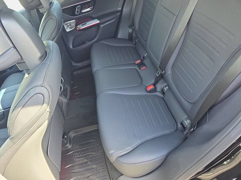 New 2026 Mercedes-Benz GLC 300 4MATIC image 14