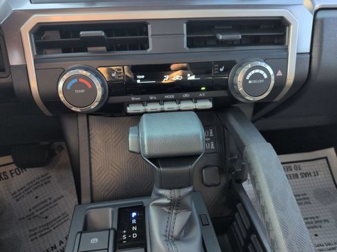 Used 2026 Toyota Tacoma SR5 AWD/4WD image 18