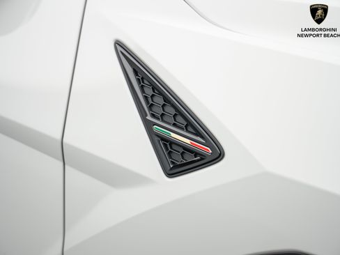 Used 2024 Lamborghini Urus S AWD/4WD image 35