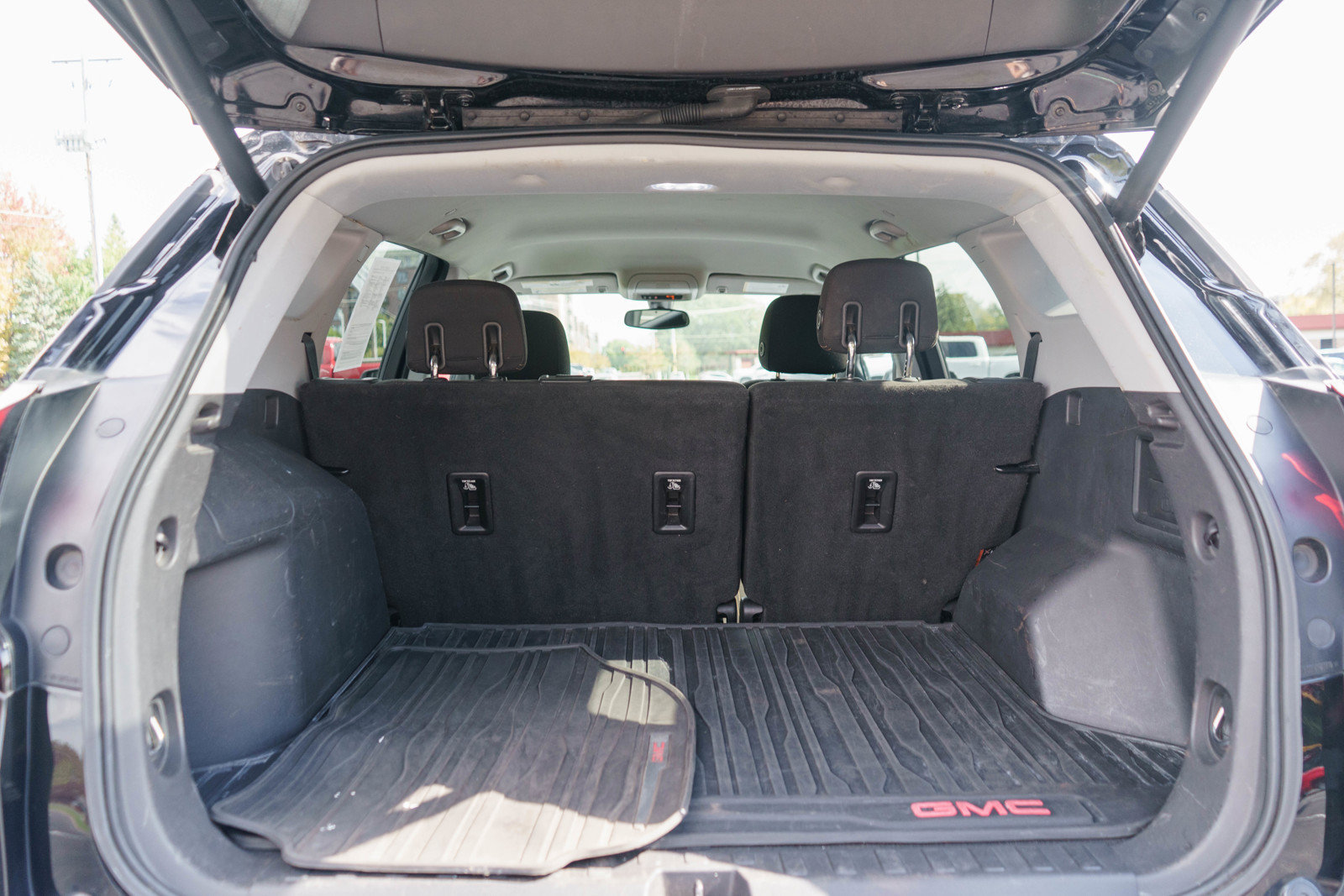 Used 2019 GMC Terrain SLE w/ Driver Convenience Package AWD/4WD image 9