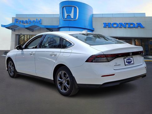 Used 2023 Honda Accord EX image 5