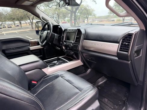 Used 2019 Ford F250 Lariat w/ Lariat Ultimate Package image 27