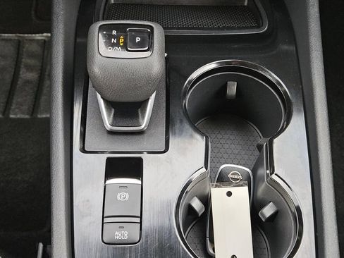 Used 2025 Nissan Rogue SV FWD image 15