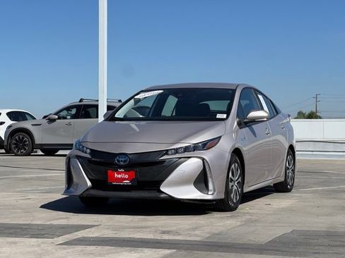 Used 2021 Toyota Prius Prime XLE w/ Carpet Mat Package (TMS) FWD image 5