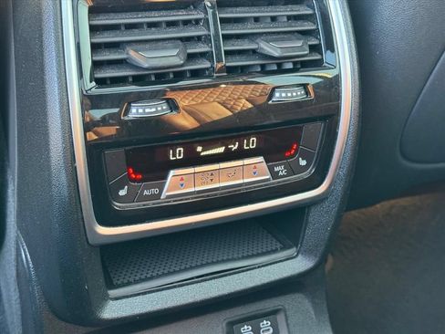 Used 2021 BMW X7 xDrive40i w/ Executive Package AWD/4WD image 15