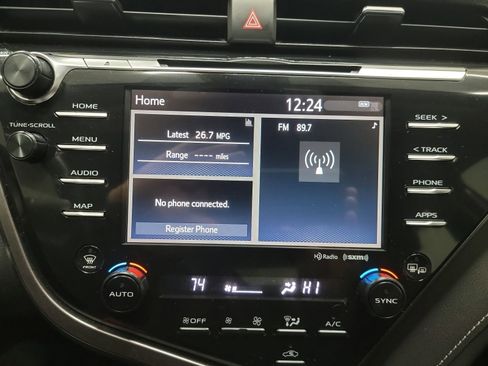 Used 2020 Toyota Camry XSE image 22