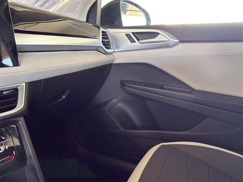New 2026 Volkswagen Taos SE image 23