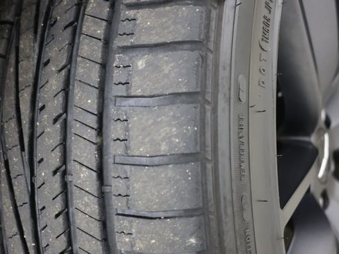 Used 2023 Chrysler 300 C RWD image 15