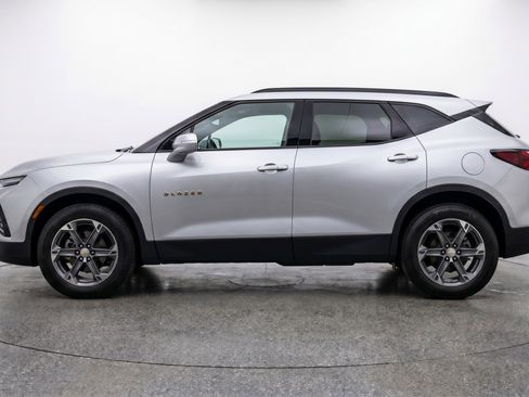 Used 2025 Chevrolet Blazer LT FWD image 5