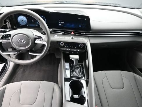 Used 2023 Hyundai Elantra SEL w/ Convenience Package FWD image 23