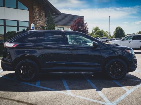 Used 2017 Ford Edge SE AWD/4WD image 12