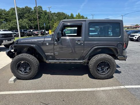 Used 2017 Jeep Wrangler Rubicon w/ Power Convenience Group AWD/4WD image 12