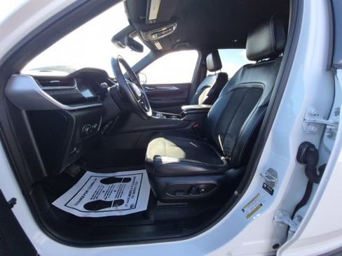 Used 2021 Jeep Grand Cherokee L Laredo image 9