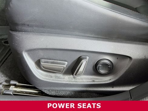 Used 2023 Toyota Prius Prime Premium image 4