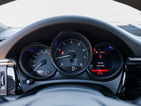 Certified 2026 Porsche Macan image 15