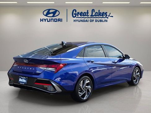 Certified 2025 Hyundai Elantra Limited FWD image 5