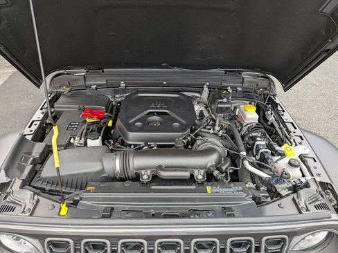 Used 2025 Jeep Wrangler Unlimited Sport AWD/4WD image 43