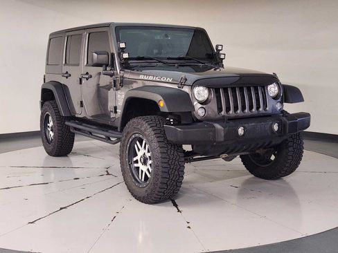 Used 2018 Jeep Wrangler Unlimited Rubicon w/ Connectivity Group AWD/4WD image 7