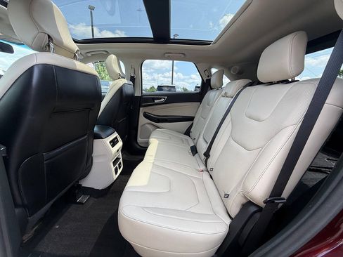 Used 2019 Ford Edge Titanium w/ Equipment Group 301A AWD/4WD image 19