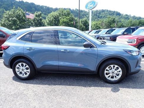 Certified 2024 Ford Escape Active AWD/4WD image 9