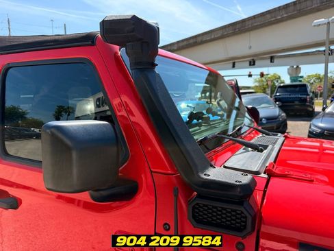 Used 2018 Jeep Wrangler Unlimited Rubicon AWD/4WD image 37