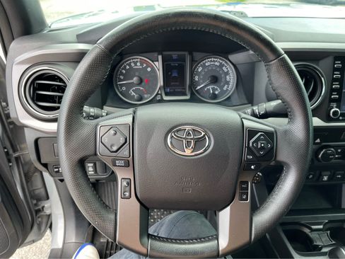Used 2021 Toyota Tacoma TRD Off-Road AWD/4WD image 13