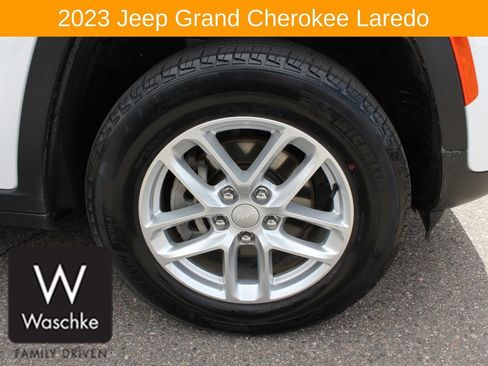 Used 2023 Jeep Grand Cherokee Laredo w/ Luxury Tech Group I AWD/4WD image 15