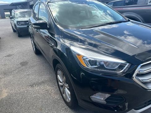 Used 2017 Ford Escape Titanium AWD/4WD image 4