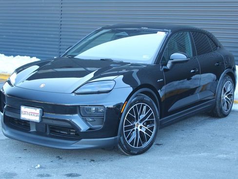 New 2026 Porsche Macan 4 Electric AWD/4WD image 1
