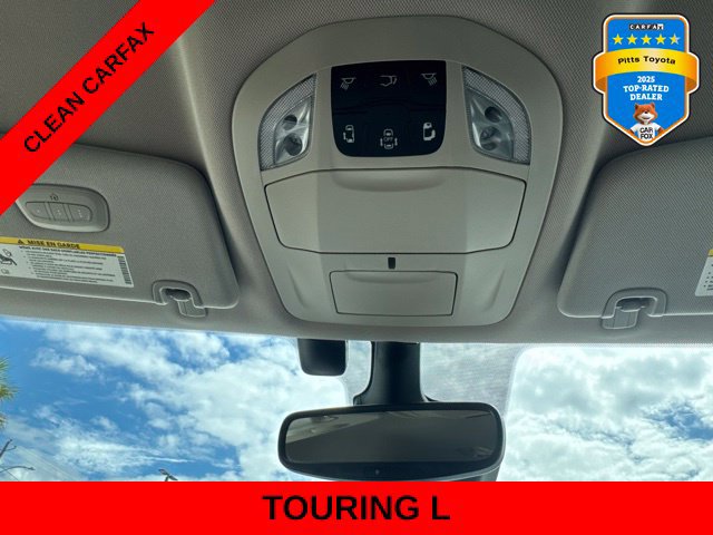 Used 2022 Chrysler Pacifica Touring-L FWD image 24