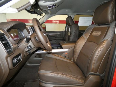 New 2026 RAM 2500 Limited AWD/4WD image 10