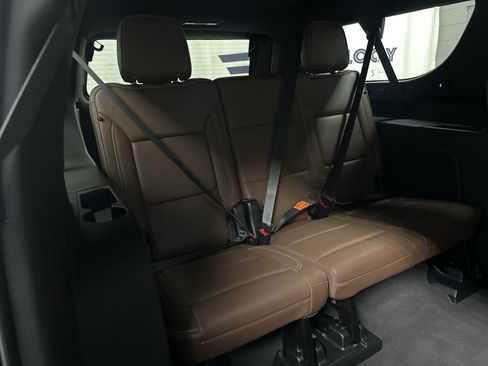Used 2023 Chevrolet Suburban High Country AWD/4WD image 42