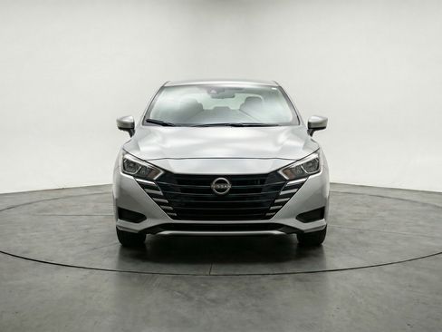 Used 2025 Nissan Versa SV FWD image 2