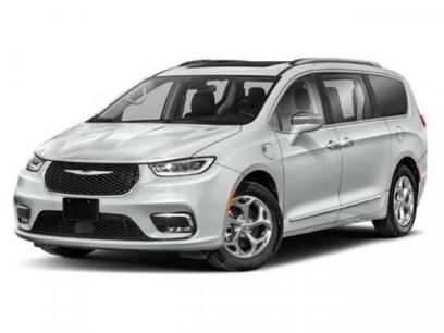 Used 2021 Chrysler Pacifica Touring-L w/ Uconnect Theater Family Group
