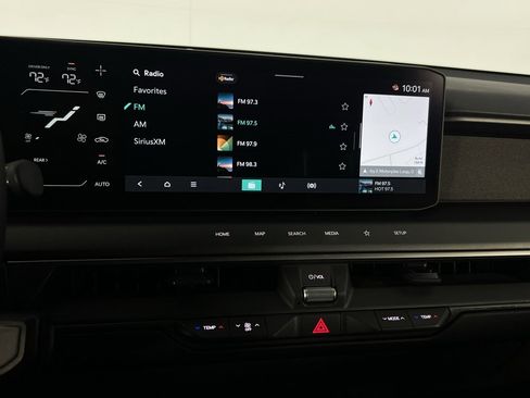 Used 2024 Kia EV9 Wind image 14