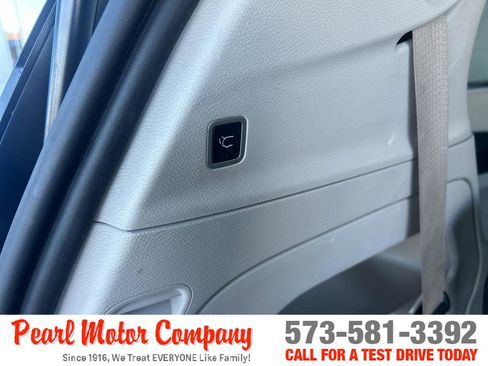 Used 2022 Chrysler Pacifica Touring-L image 22