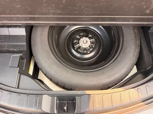 Used 2017 Toyota RAV4 XLE w/ All Weather Liner Package AWD/4WD image 33