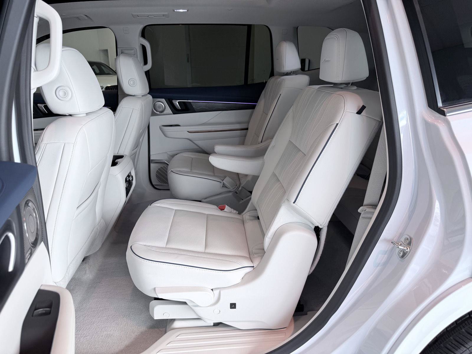 Used 2026 Buick Enclave Avenir w/ Super Cruise Package AWD/4WD image 23