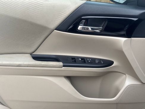 Used 2017 Honda Accord LX image 6