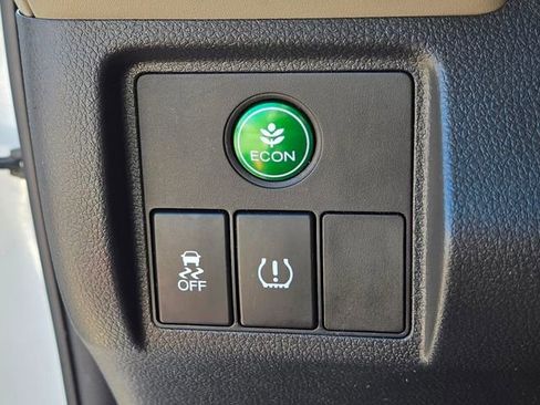 Certified 2022 Honda HR-V LX image 32