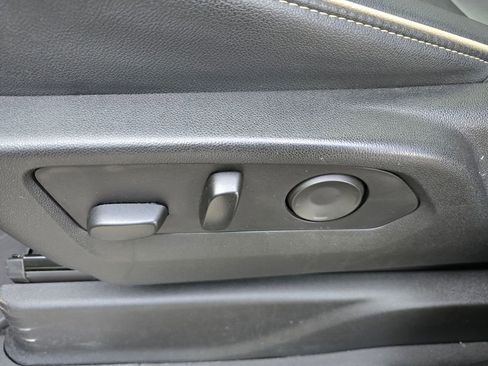 Used 2021 GMC Yukon SLT w/ SLT Premium Package image 29