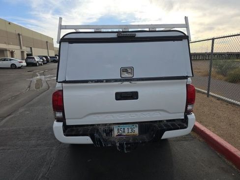 Used 2022 Toyota Tacoma SR RWD image 3