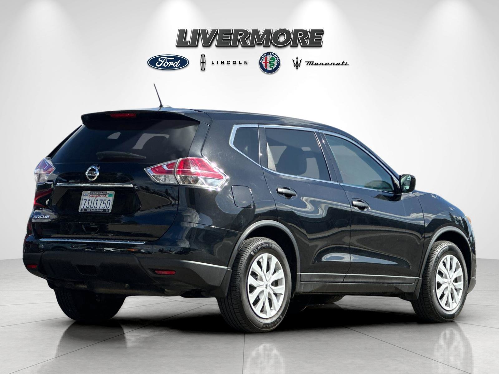 Used 2016 Nissan Rogue S w/ S Family Package FWD image 3