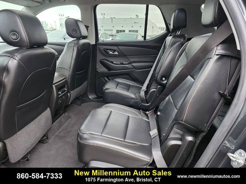 Used 2019 Chevrolet Traverse RS image 16
