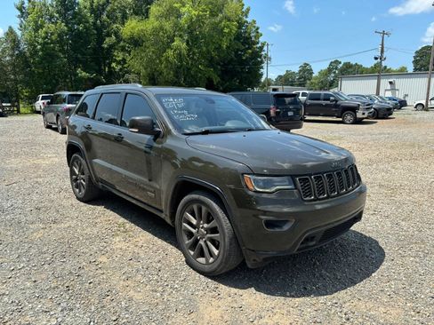 Used 2016 Jeep Grand Cherokee Limited 75th Anniversary RWD image 6